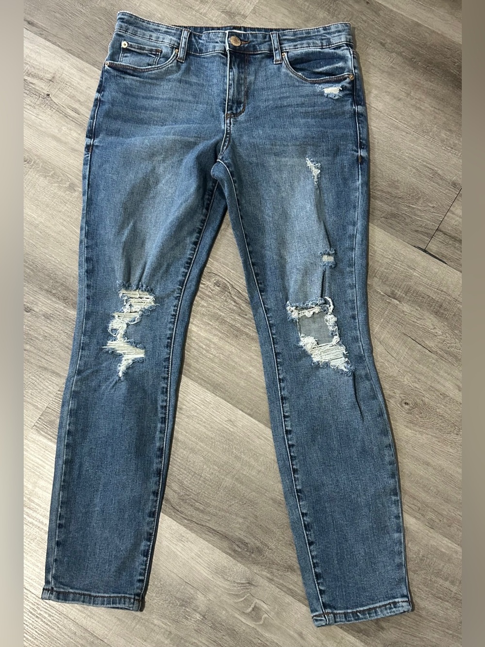 STS Blue Women's Distressed Skinny Jeans - Medium Blue